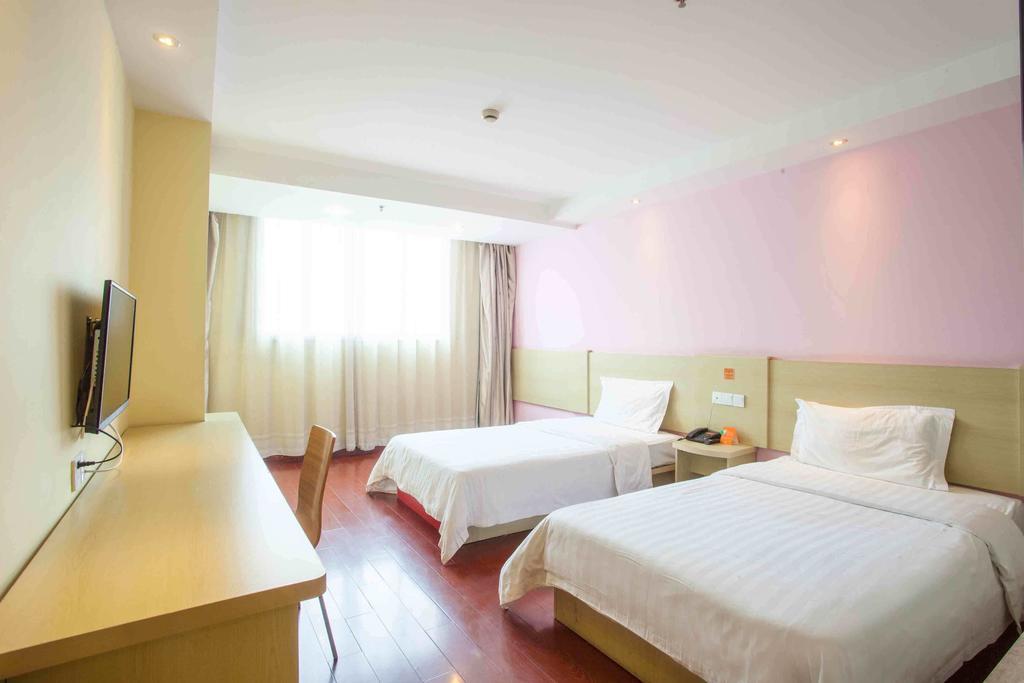 7Days Inn Changsha Wuyi Avenue Yunajialing Metro Station Room photo